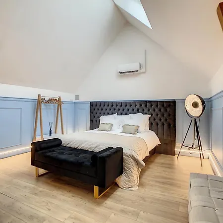 De La Tour Eiffel Bed & Breakfast 3*